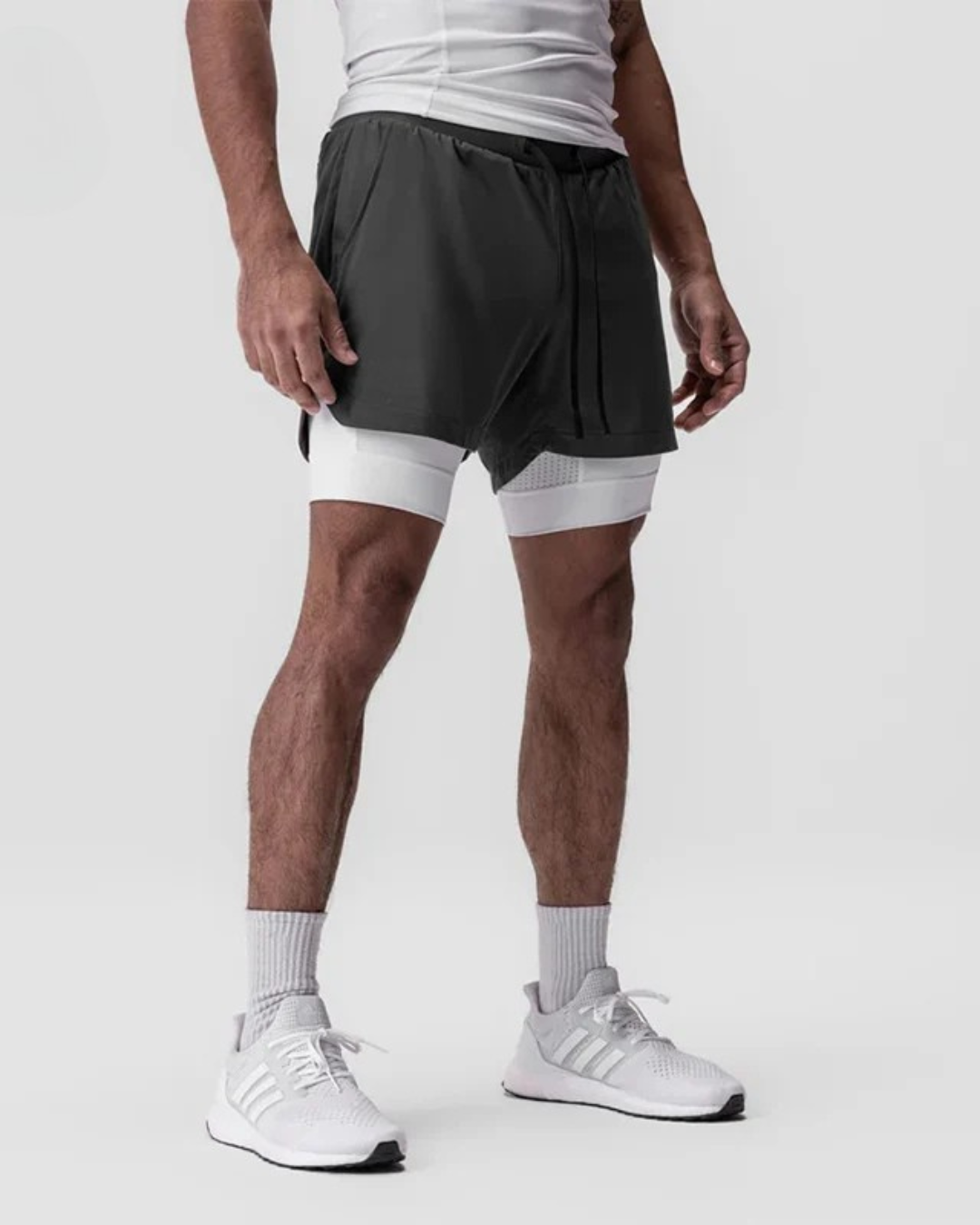 RUNDR Stride 2-in-1 Training Short in Charcoal