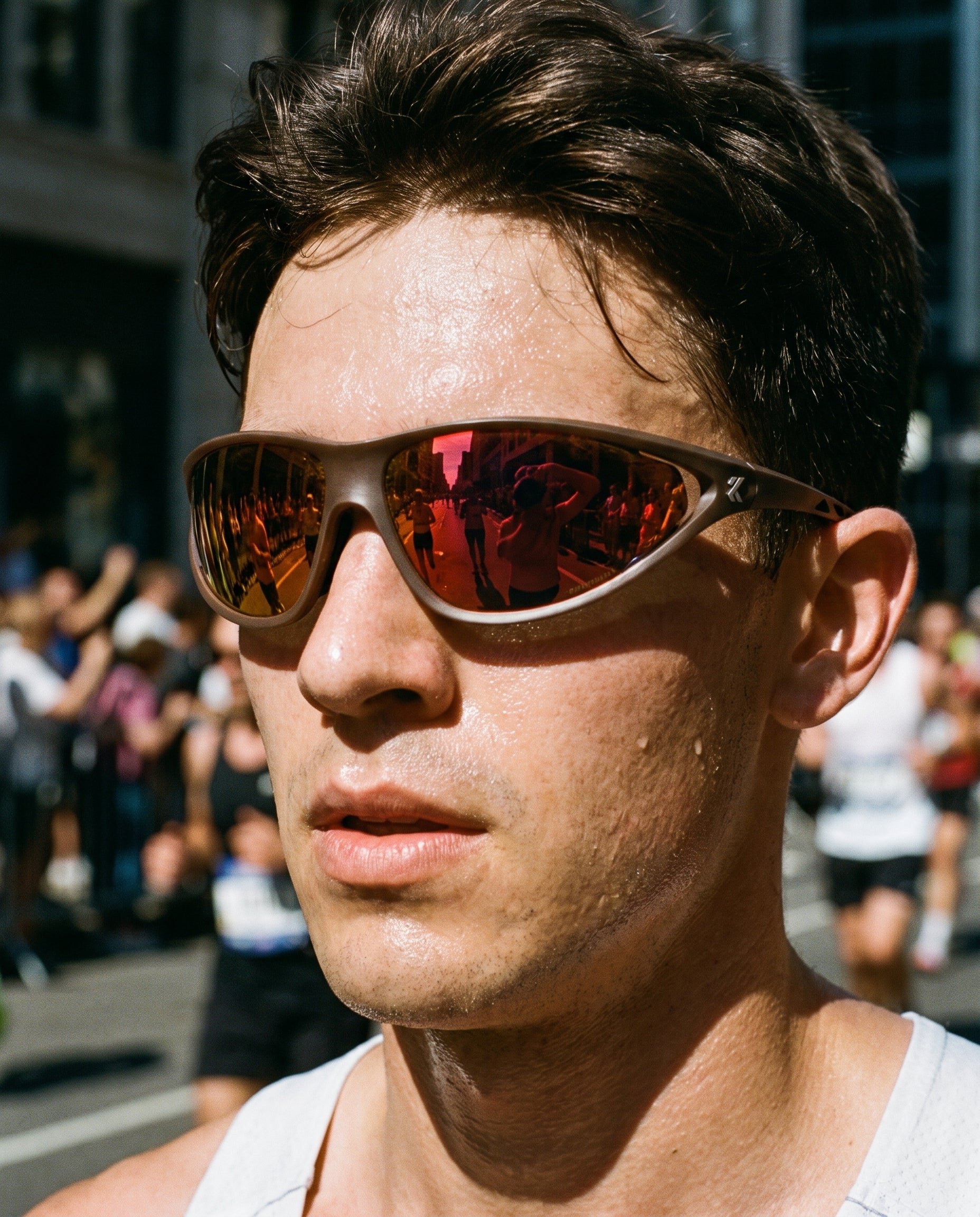 Apex model brown-red man
