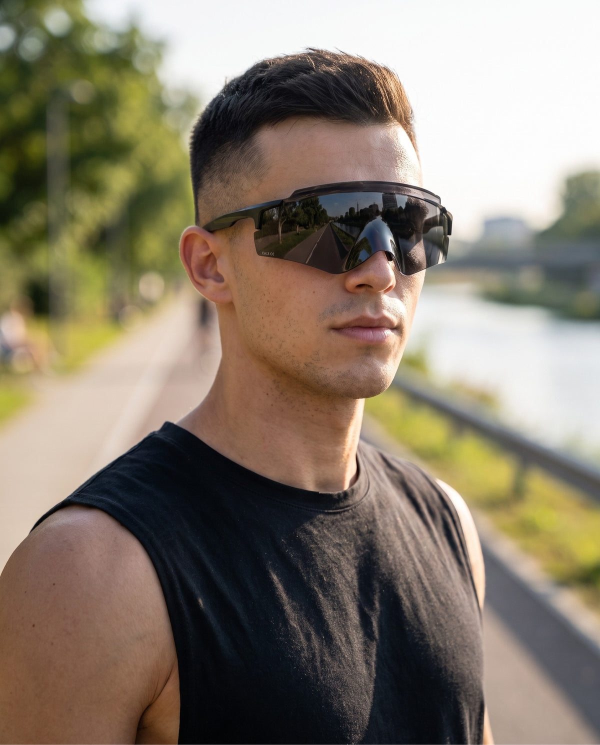 Man wearing Rundr Vortex Black-Black sunglasses#Color_Black-Black
